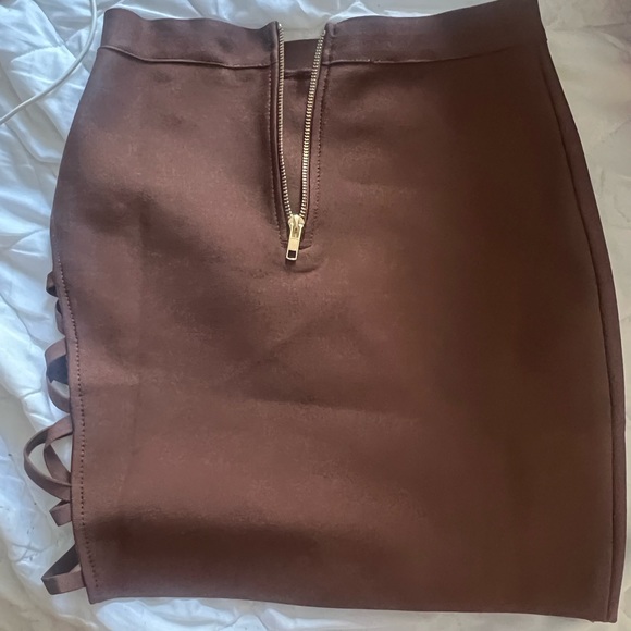 BRAND NEW brown mini skirt from Akira with tag still attached. size small. - Picture 3 of 3